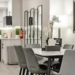 Luxury Living Entire Suite-Private