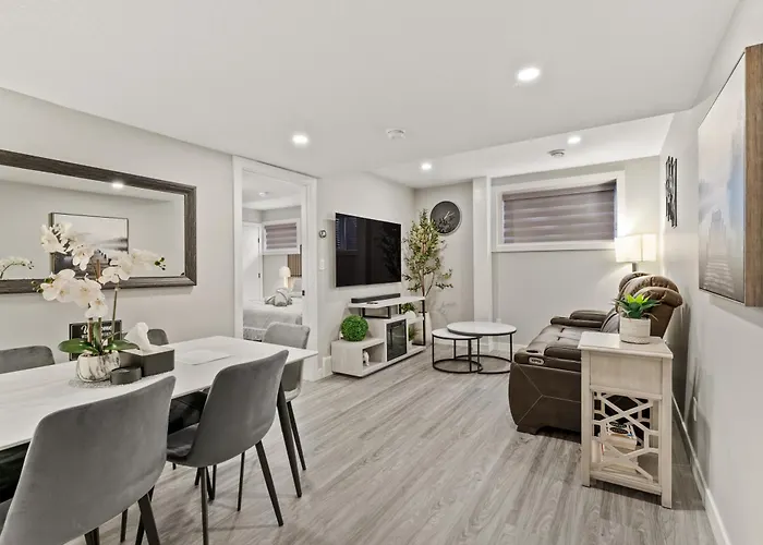 Luxury Living Entire Suite-Private