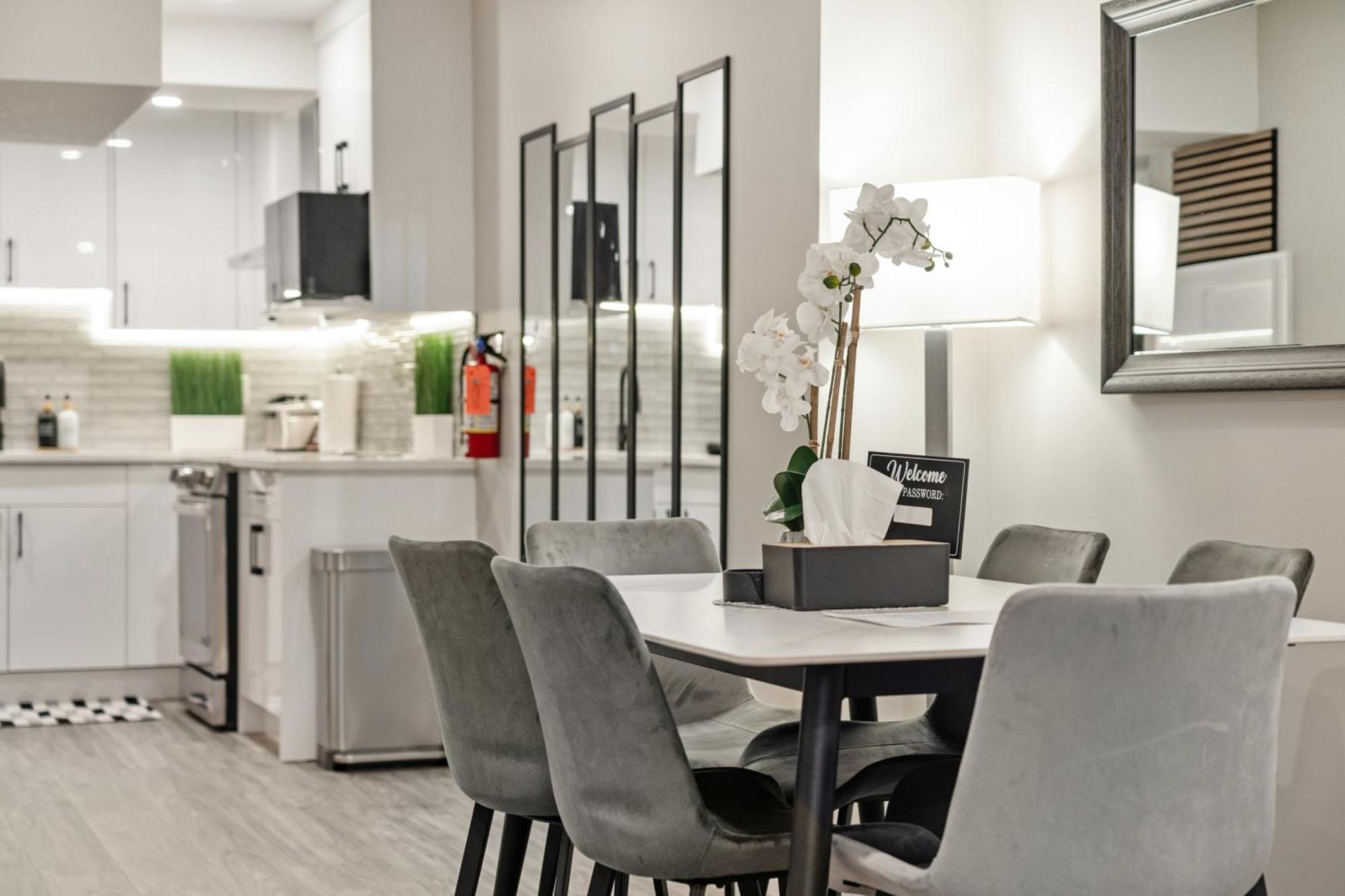 Luxury Living Entire Suite-private Apartment Calgary