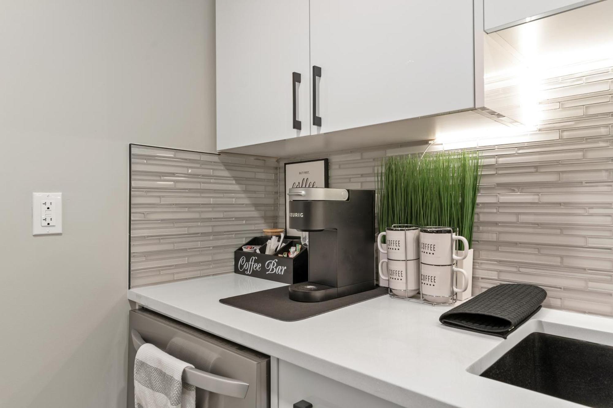 Luxury Living Entire Suite-private Apartment Calgary