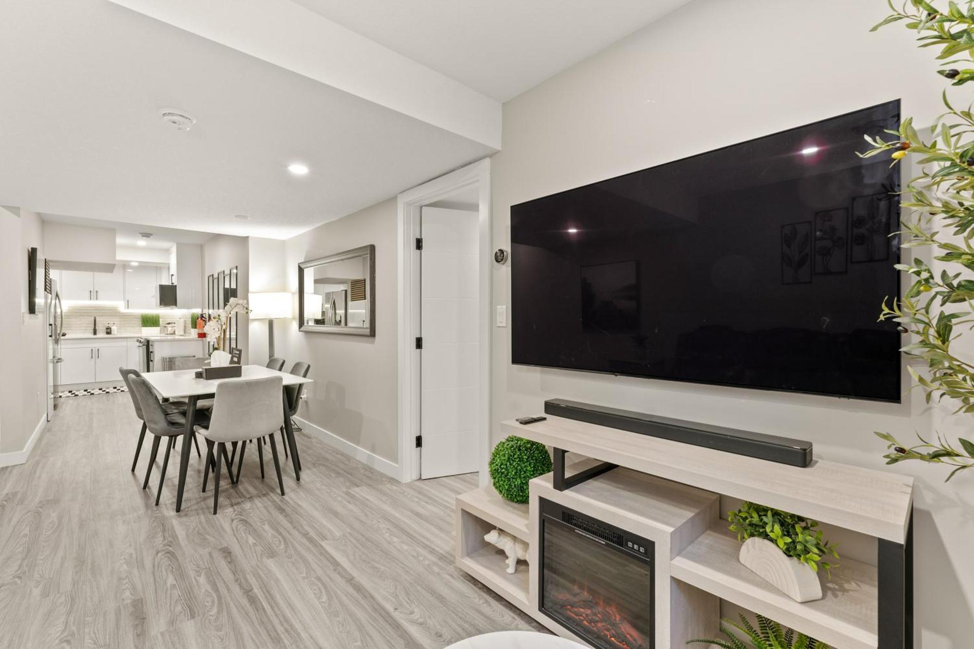 Luxury Living Entire Suite-private *