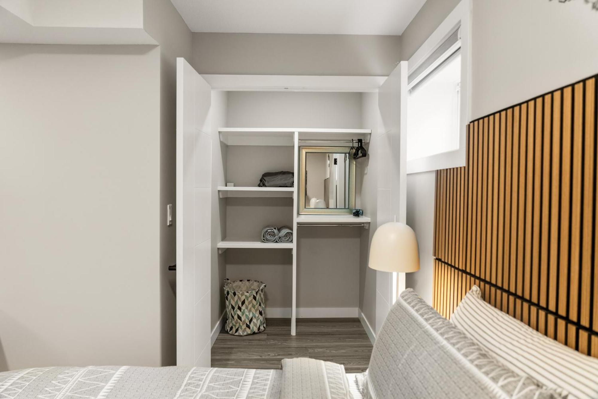 Luxury Living Entire Suite-private * Calgary
