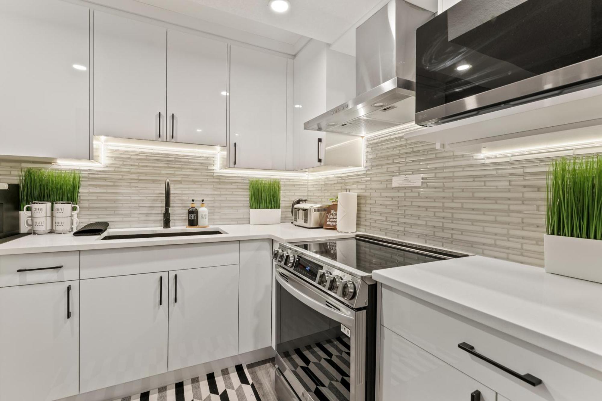 Apartment Luxury Living Entire Suite-private Calgary