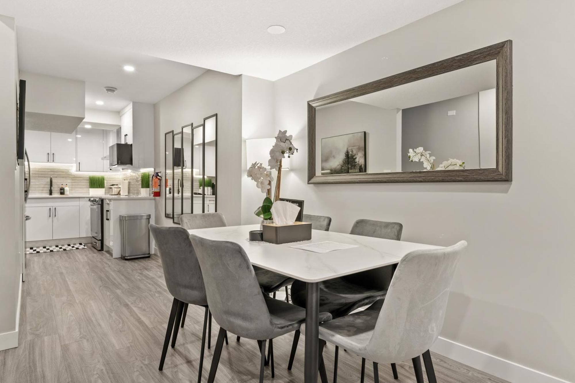 Apartment Luxury Living Entire Suite-private